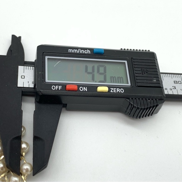 18” Vintage Woven Faux Pearl Necklace - Picture 7 of 8